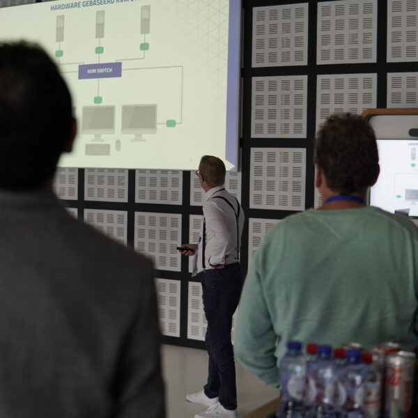 5 voordelen van KVM in control rooms